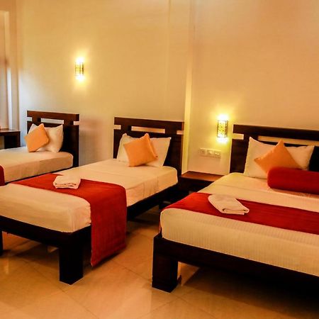 Queens Lodge Kandy Extérieur photo