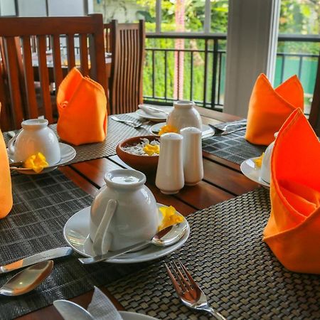 Queens Lodge Kandy Extérieur photo