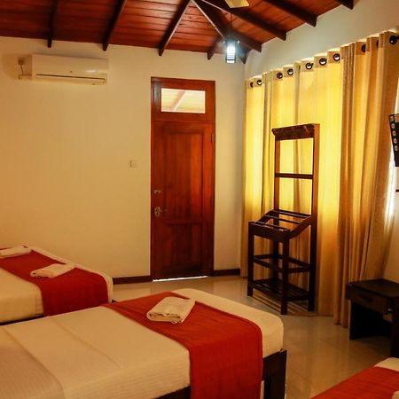 Queens Lodge Kandy Extérieur photo