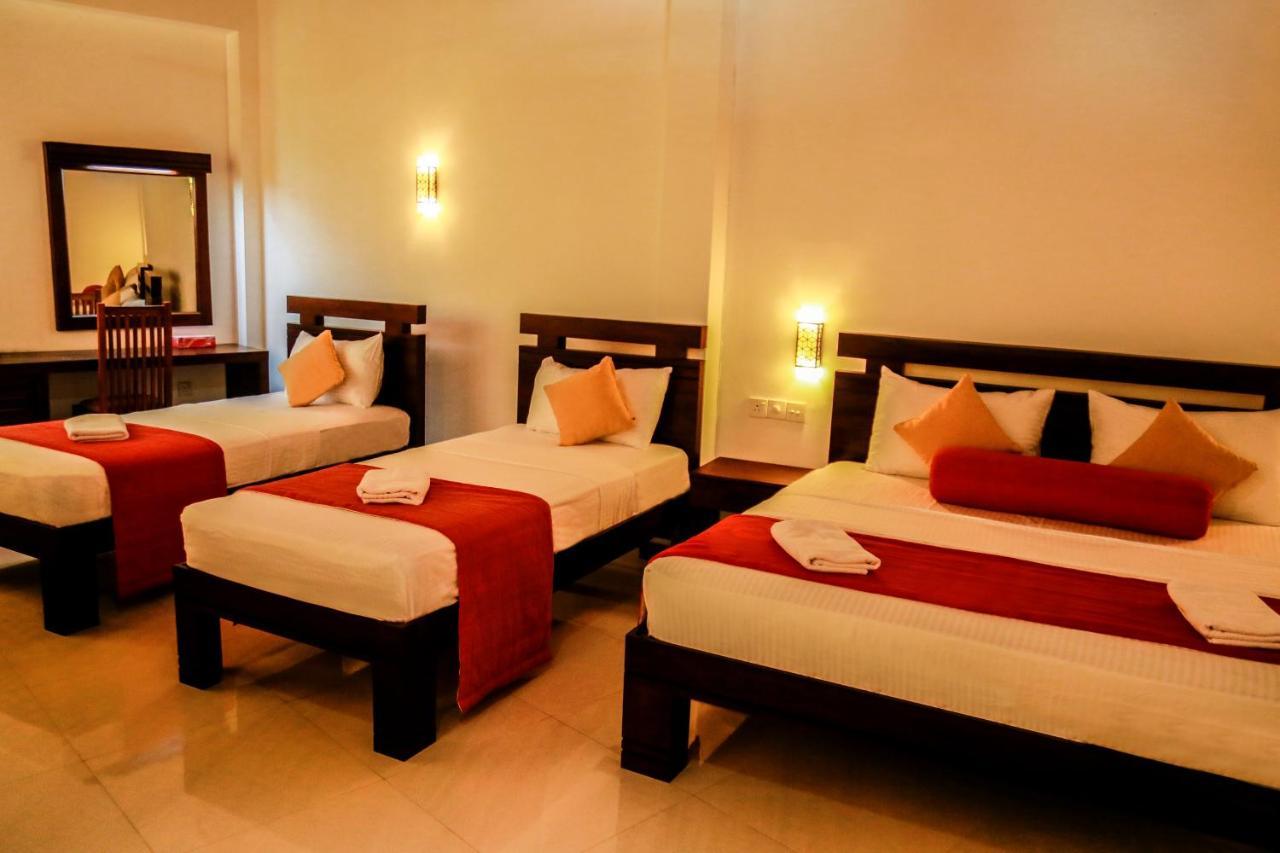 Queens Lodge Kandy Extérieur photo