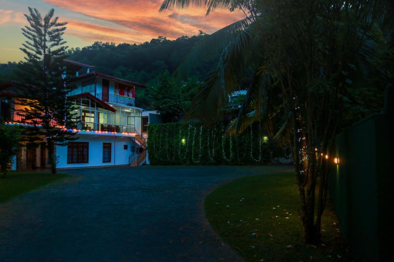 Queens Lodge Kandy Extérieur photo